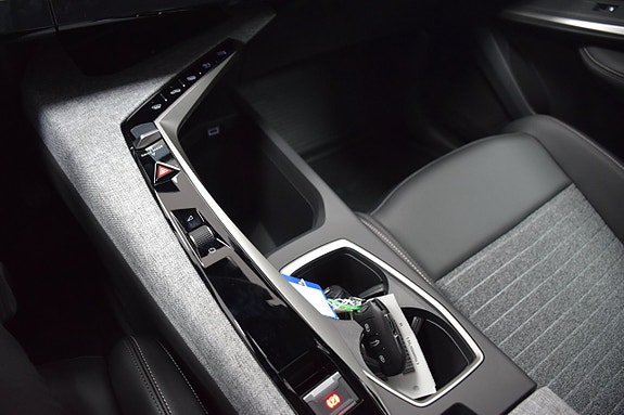 Peugeot e-3008 23 of 23