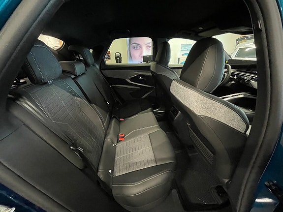 Peugeot e-3008 9 of 21