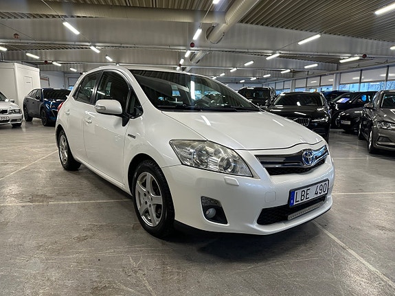 Toyota Auris 2 of 12