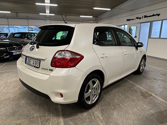 Toyota Auris 3 of 12