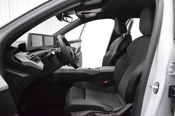 Peugeot e-3008 17 of 23