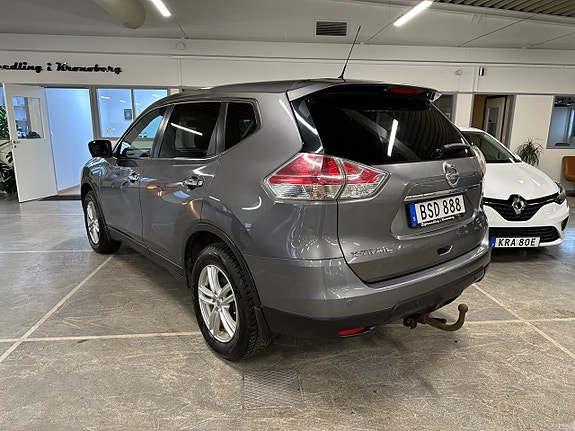 Nissan X-Trail 3 of 5