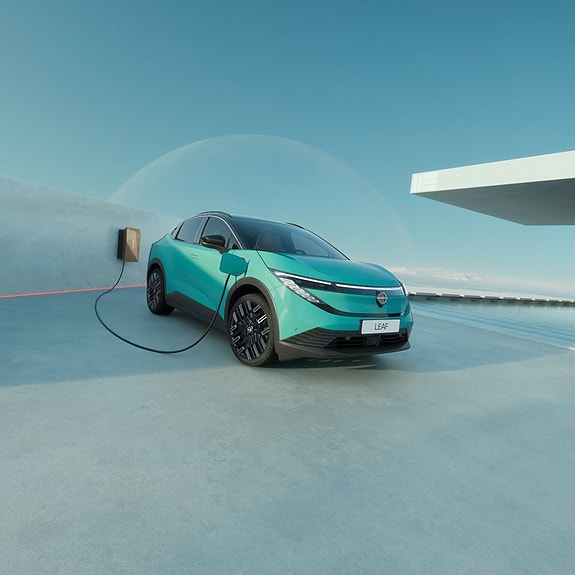 Nissan Leaf 4 of 5