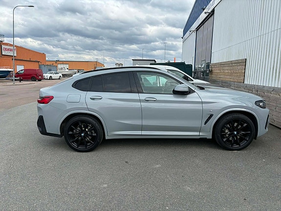 BMW X4 2 of 15