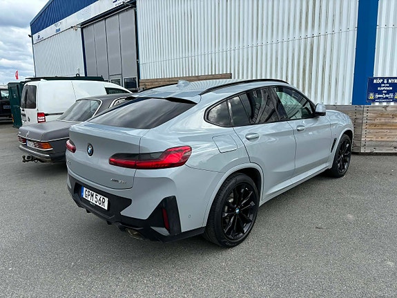 BMW X4 3 of 15