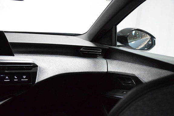 Peugeot e-5008 10 of 22