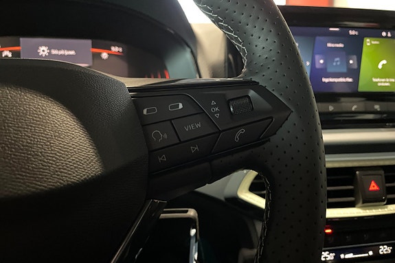 Seat Arona 18 of 23