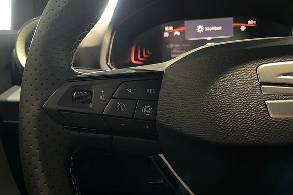 Seat Arona 17 of 23
