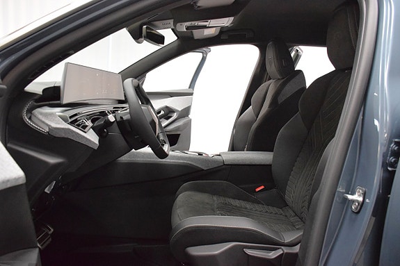Peugeot e-5008 14 of 22
