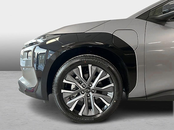 Subaru Solterra 16 of 17