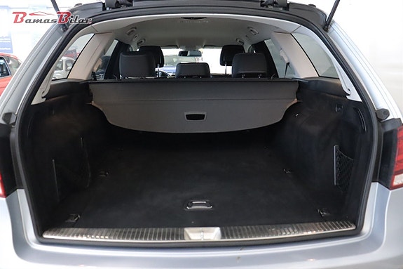Mercedes-Benz E220 9 of 22