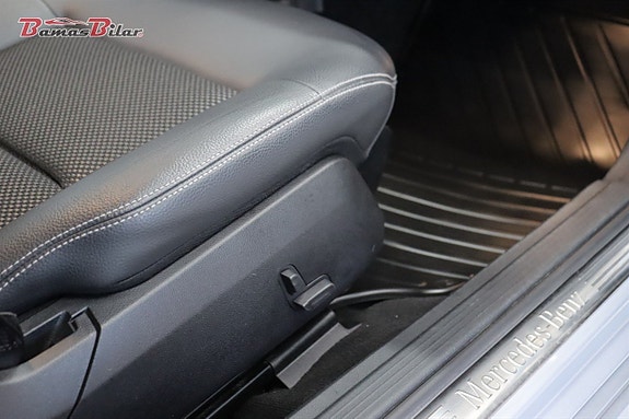 Mercedes-Benz E220 19 of 22