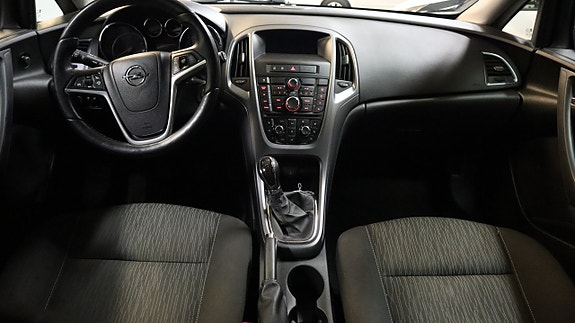 Opel Astra 7 of 9