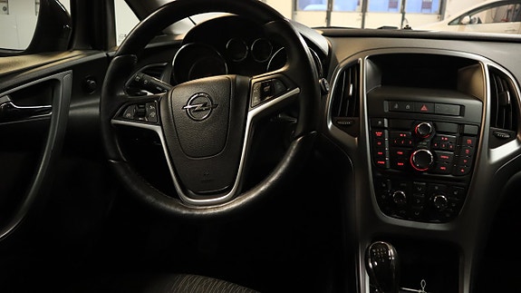 Opel Astra 8 of 9