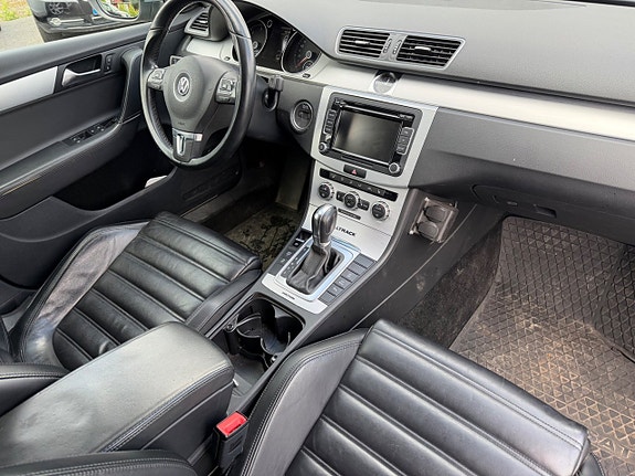 Volkswagen Passat Alltrack 9 of 26