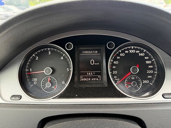 Volkswagen Passat Alltrack 16 of 26