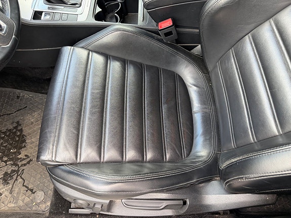 Volkswagen Passat Alltrack 14 of 26