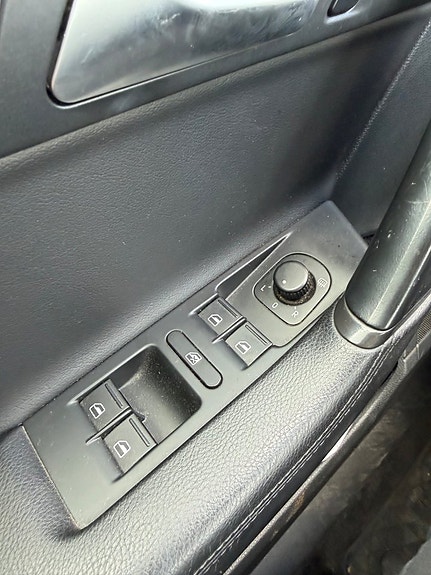 Volkswagen Passat Alltrack 24 of 26