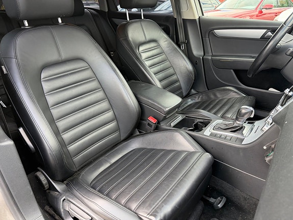 Volkswagen Passat Alltrack 10 of 26