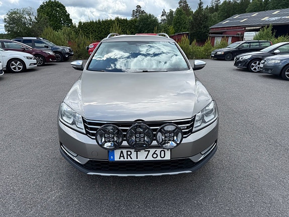 Volkswagen Passat Alltrack 8 of 26