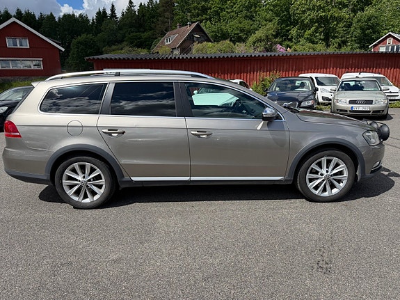 Volkswagen Passat Alltrack 6 of 26