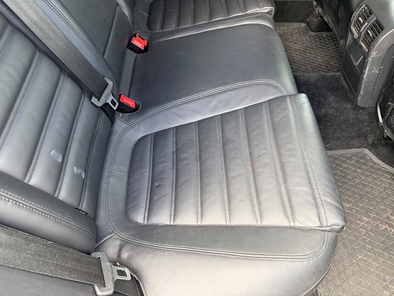 Volkswagen Passat Alltrack 12 of 26