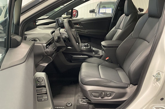 Subaru Solterra 9 of 18