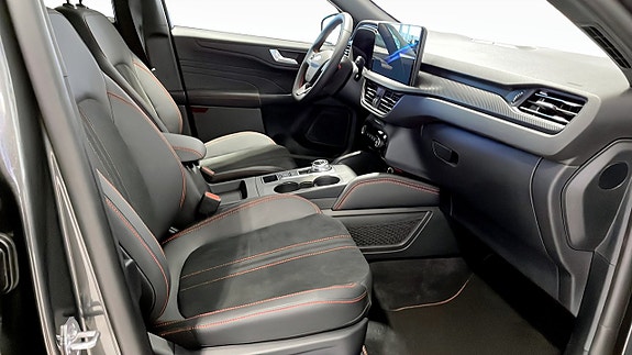 Ford Kuga 3 of 12