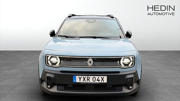 Renault 4 E-Tech 8 of 9