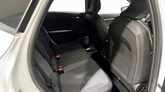 Renault Captur 5 of 9
