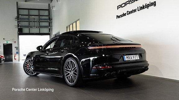 Porsche Panamera 4S 5 of 5