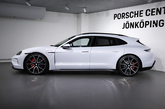 Porsche Taycan Sport Turismo 2 of 5