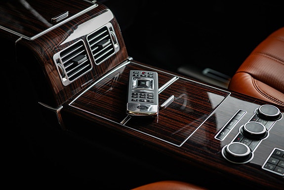 Land Rover Range Rover 28 of 30
