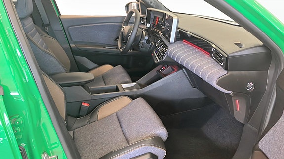 Renault 5 E-Tech 3 of 12