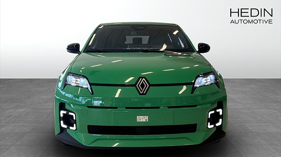Renault 5 E-Tech 8 of 12