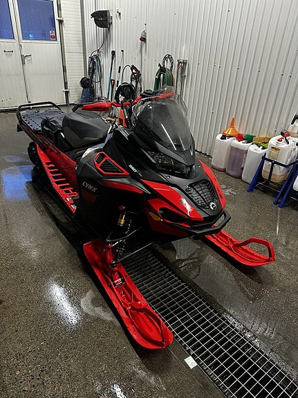 Lynx Brutal RE 850 E-TEC 3 of 4