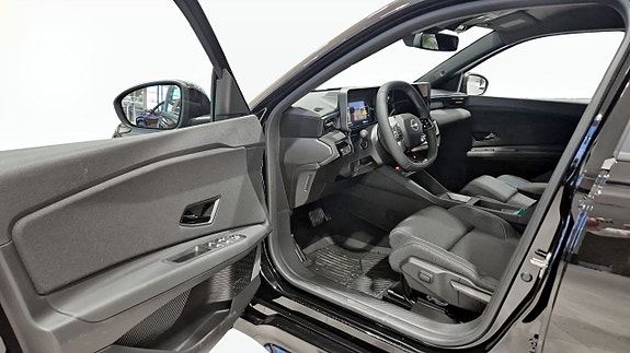 Nissan Micra 7 of 12