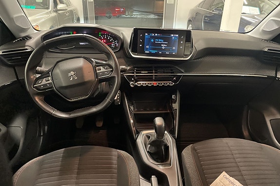 Peugeot 208 8 of 15
