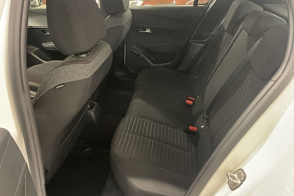 Peugeot 208 14 of 15