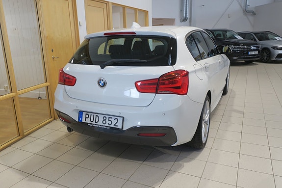 BMW 118d 4 of 5