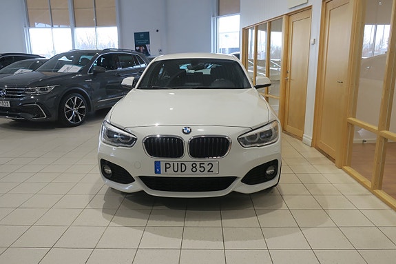 BMW 118d 3 of 5
