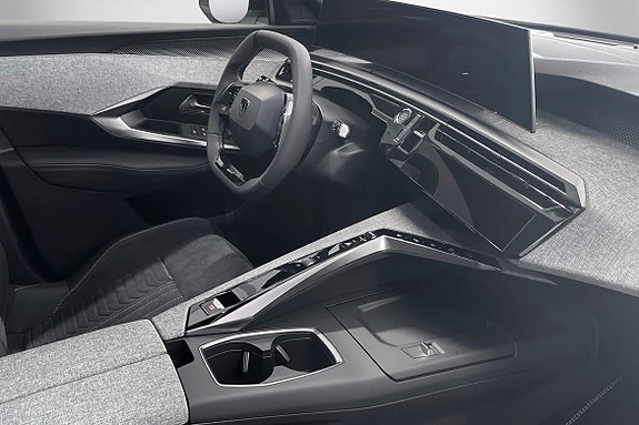 Peugeot e-3008 8 of 13