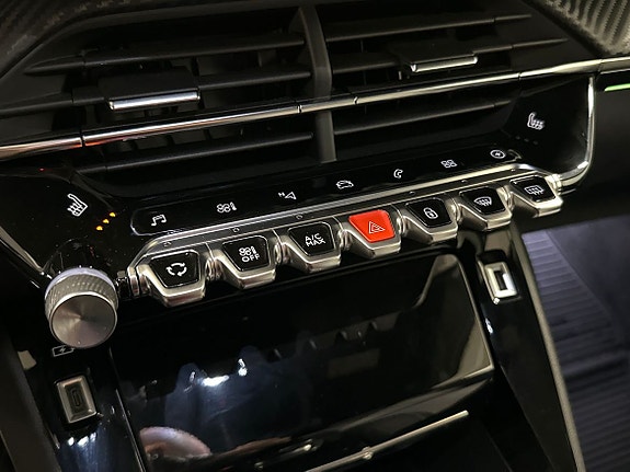 Peugeot e-2008 12 of 30