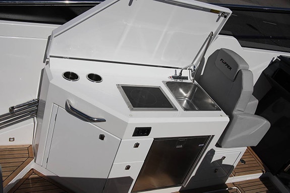 Prisvinnande daycruiser med prestanda - Flipper 900 DC 7 of 12