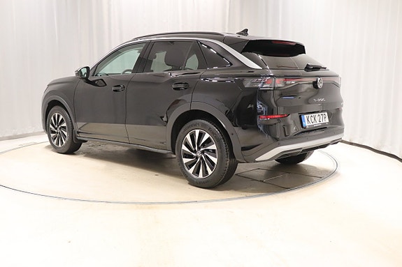 Volkswagen T-Roc 5 of 9