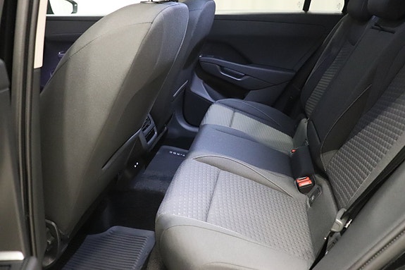 Volkswagen T-Roc 7 of 9