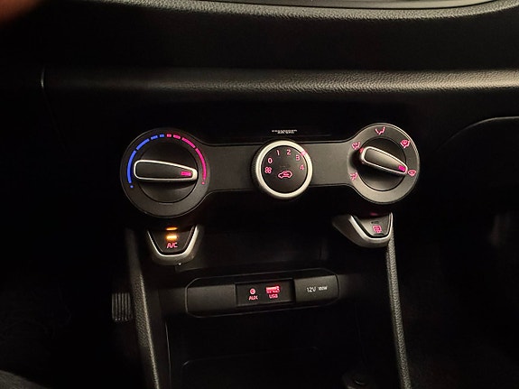 Kia Picanto 15 of 19