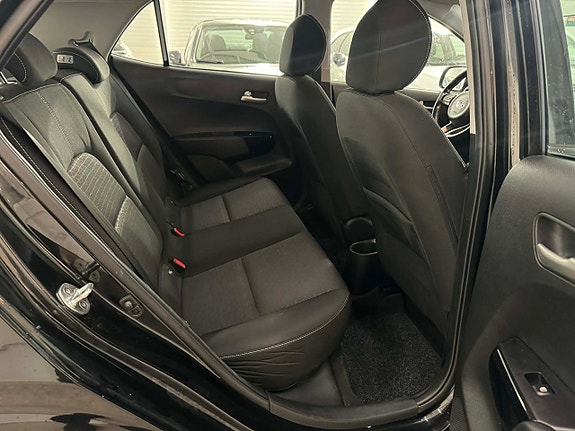 Kia Picanto 19 of 19