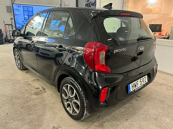 Kia Picanto 4 of 5