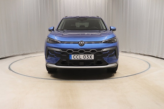 Volkswagen T-Roc 2 of 10